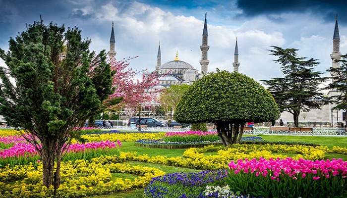 سفر به استانبول در فصل بهار